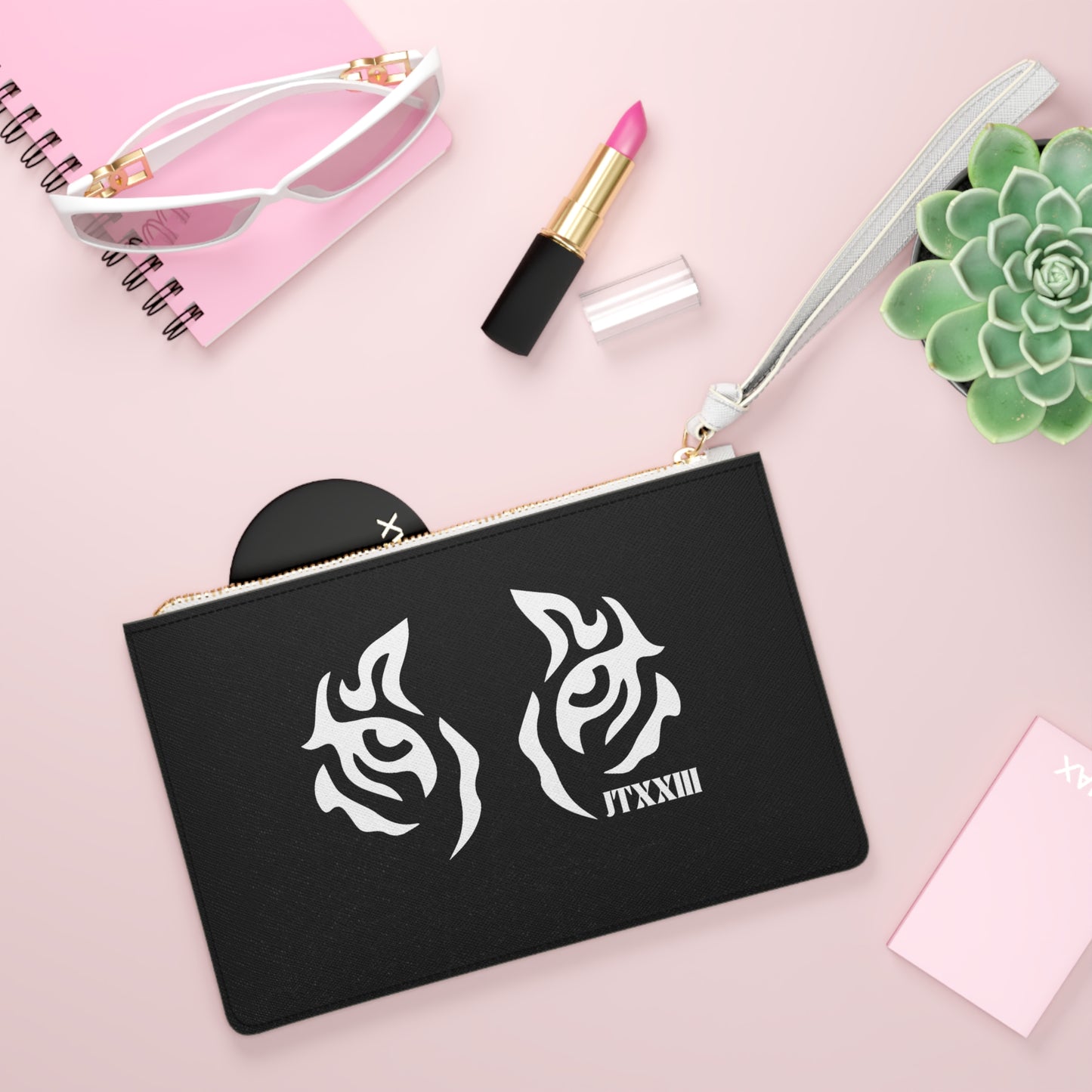 Wolf Eyes Clutch Bag — Black Wristlet 🎟️ 6 entradas
